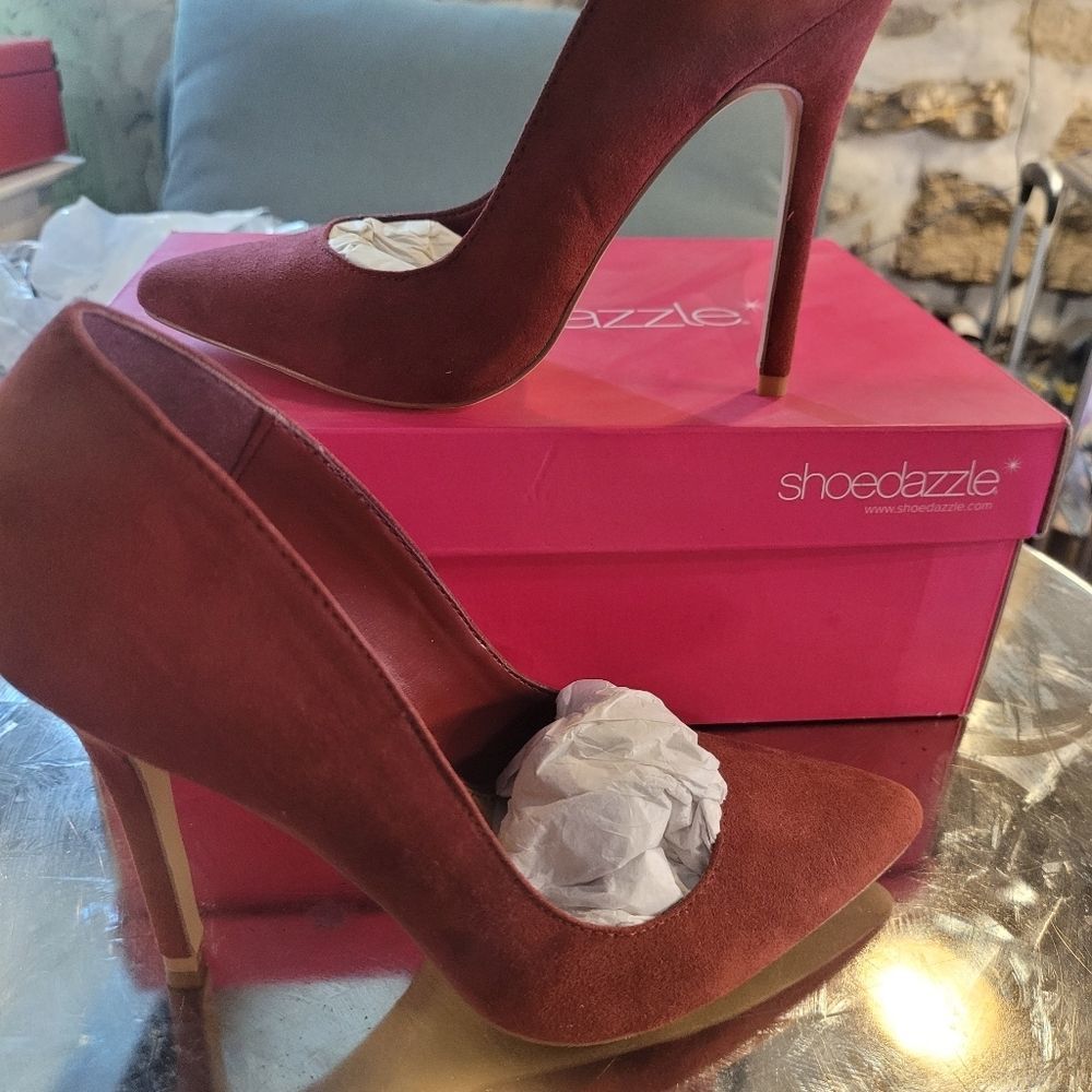 SHOEDAZZLE BEATRICE RUST FAUX SUEDE SIZE 8 4" HEELS NEW